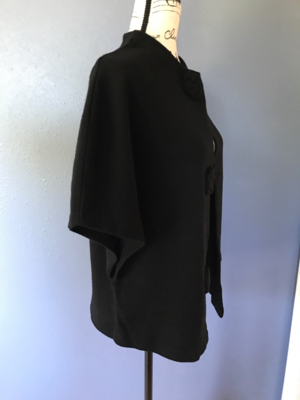 Wool Frances Valentine shrug - Picture 4 of 8